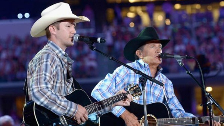 George Strait & Son Give Final Performance - Country Sings 